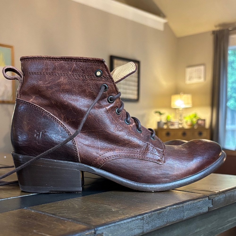 Women’s Frye Ruby Chukka Leather Ankle Boots Brown